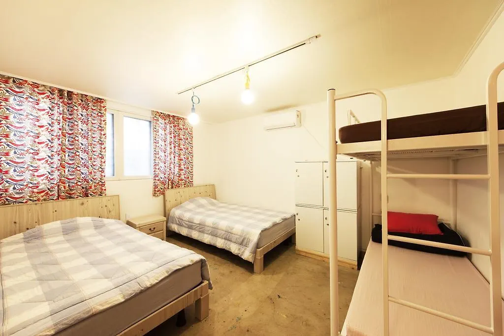 Hongdae Lazy Fox Hostel In Seoul
