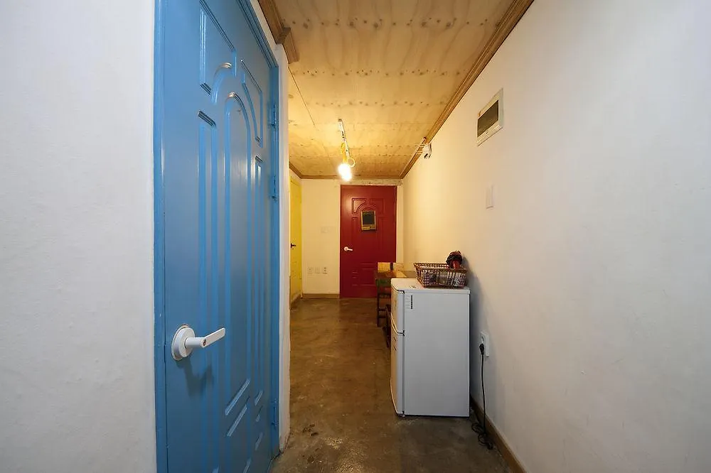Hongdae Lazy Fox Hostel In Seoul