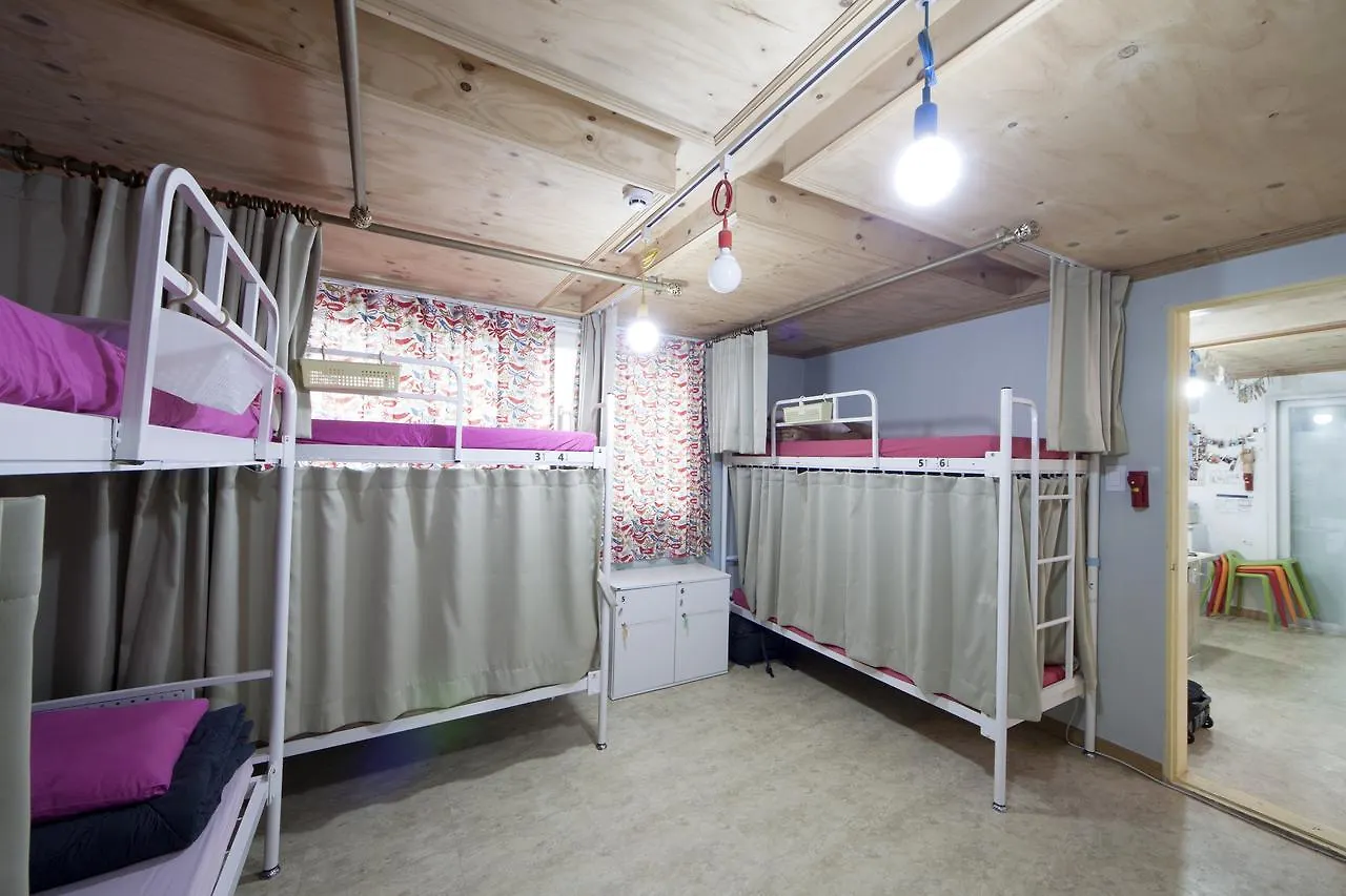 Hongdae Lazy Fox Hostel In Seoul
