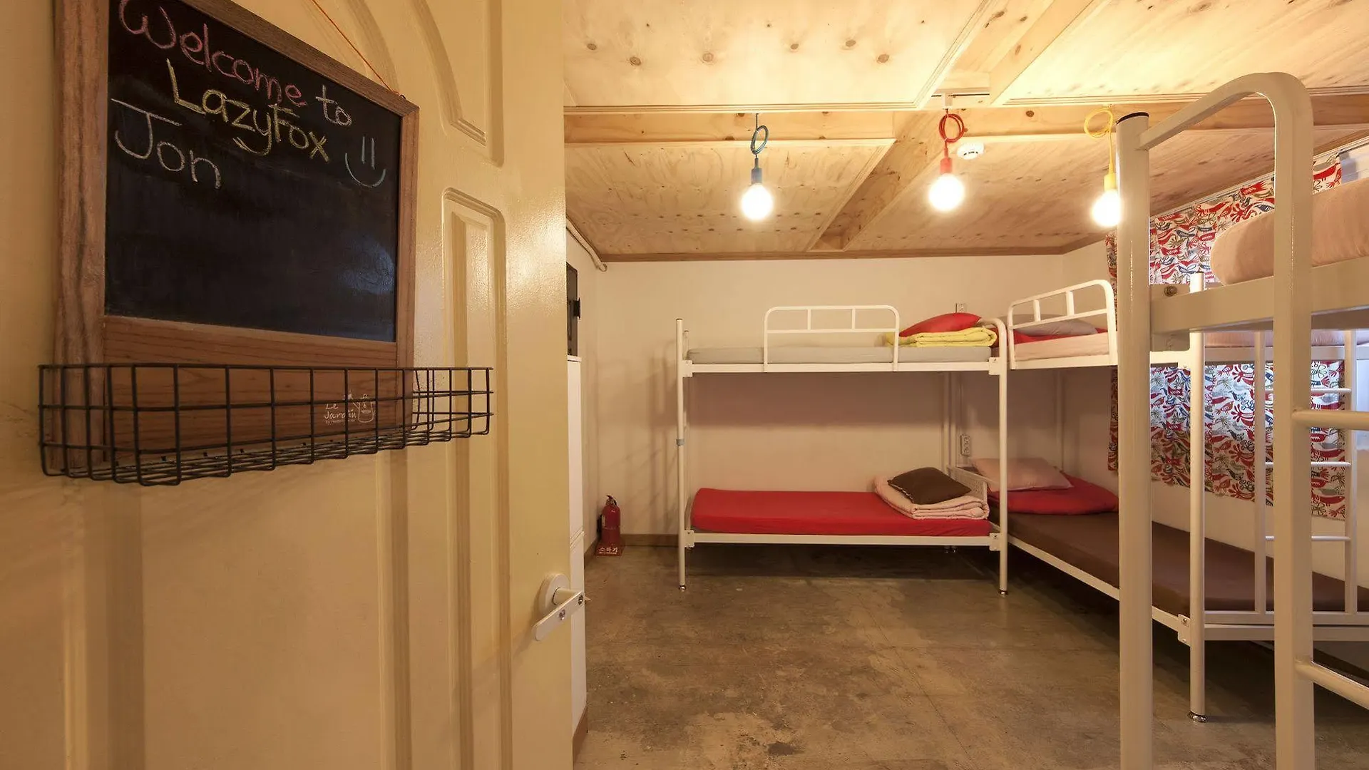 Hongdae Lazy Fox Hostel In Seoul