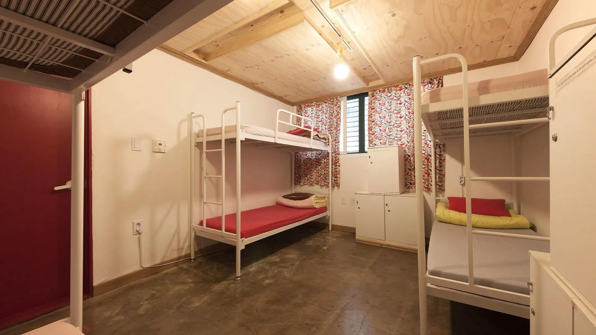 Hongdae Lazy Fox Hostel In Seoul