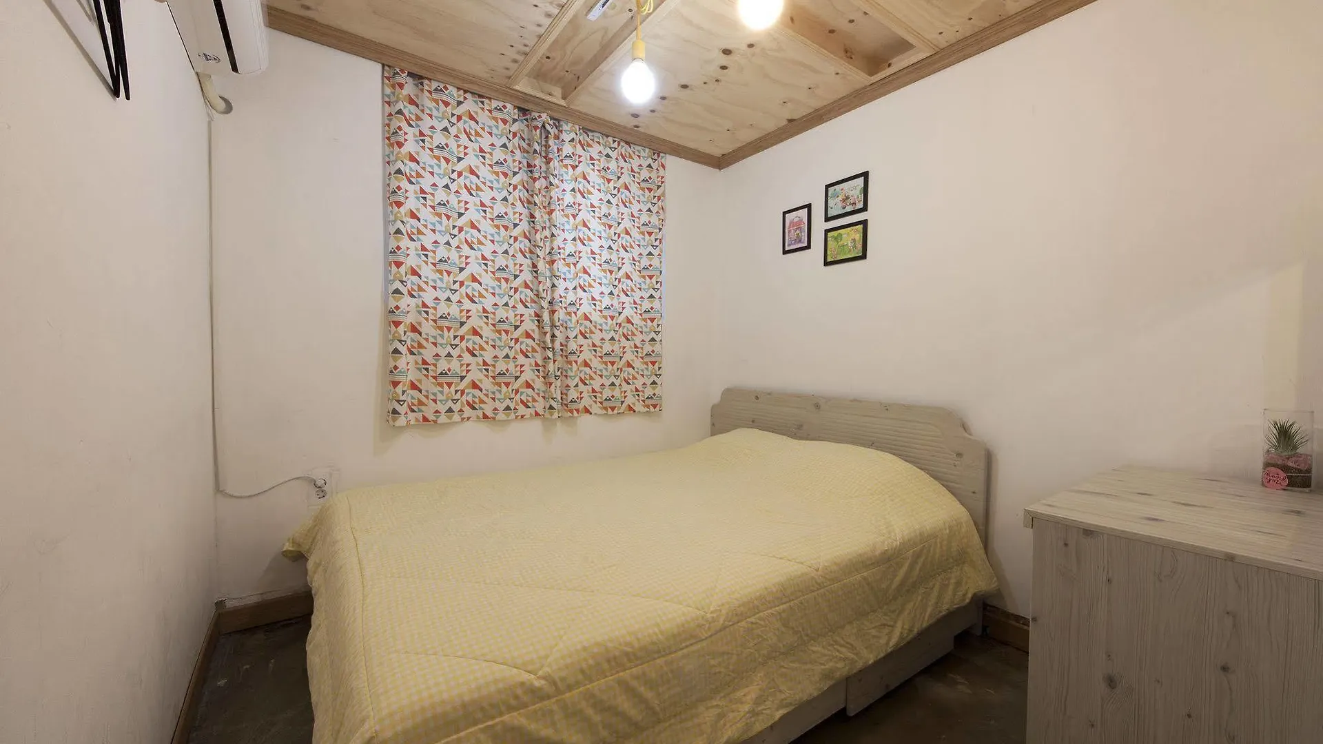 Hongdae Lazy Fox Hostel In Seoul